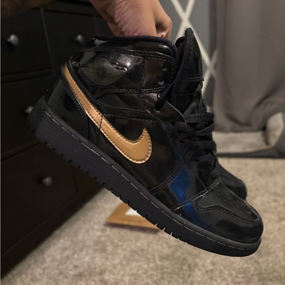 2010 JORDAN 1 PHAT  'BLACK METALLIC GOLD' PATENT LEATHER
